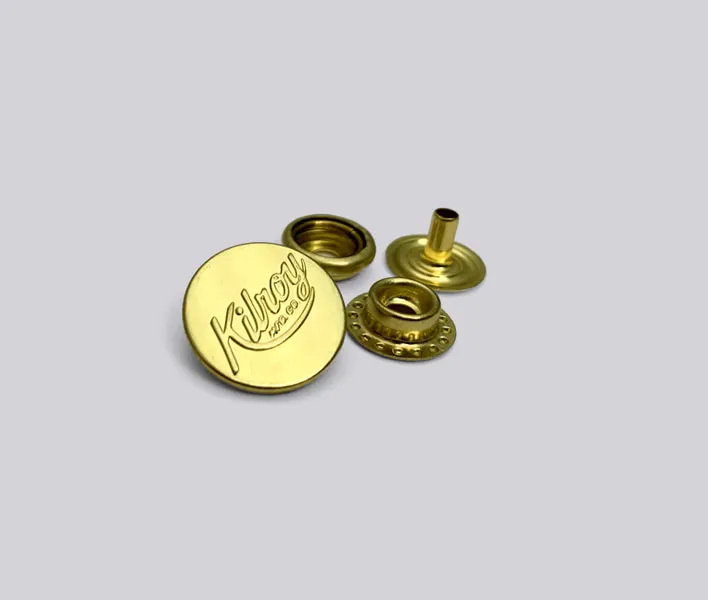 Branded snap fastener set.